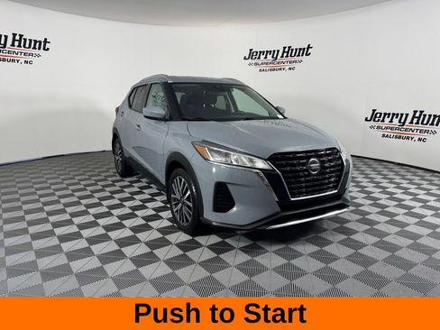 Used 2021 Nissan Kicks SV image 6