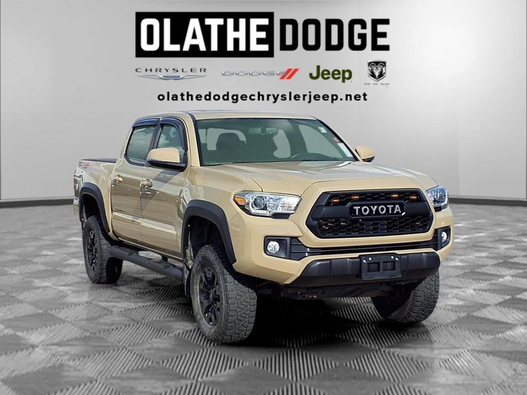 Used 2017 Toyota Tacoma TRD Off-Road AWD/4WD image 32