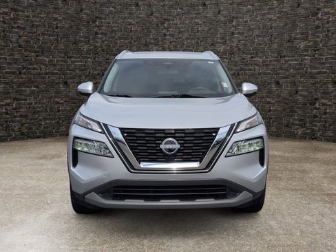 Used 2022 Nissan Rogue SV w/ SV Premium Package FWD image 4
