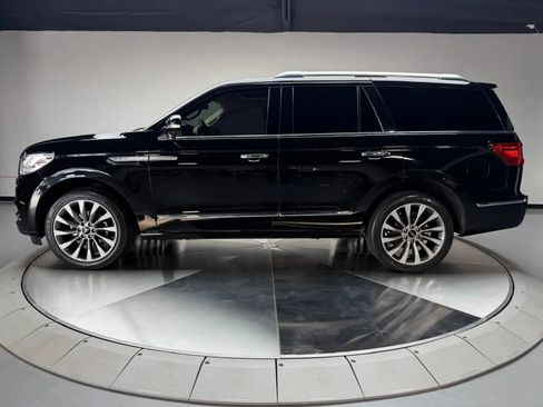 Used 2018 Lincoln Navigator Select AWD/4WD image 4