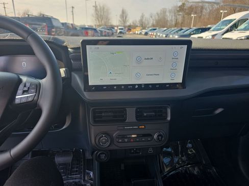 Certified 2025 Ford Maverick Lariat w/ Black Appearance Package image 26