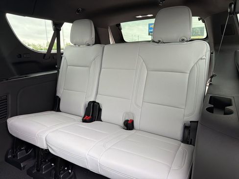 New 2025 Chevrolet Suburban Premier AWD/4WD image 16
