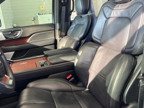 Used 2024 Lincoln Navigator Reserve AWD/4WD image 8