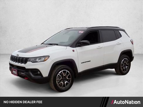 Used 2025 Jeep Compass Trailhawk AWD/4WD image 1