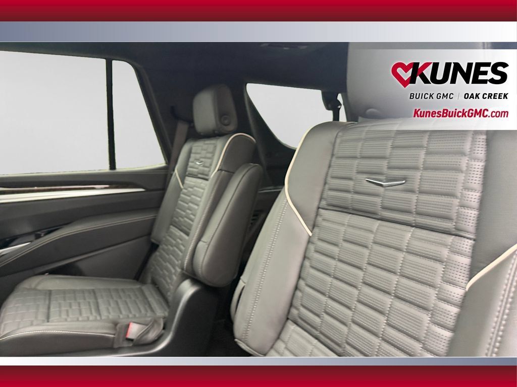 Used 2026 Cadillac Escalade Platinum Sport w/ LPO, Floor Liner Package AWD/4WD image 35