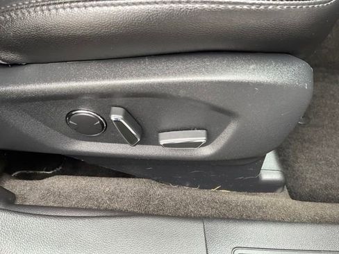 Used 2018 Ford Explorer XLT w/ Equipment Group 202A image 36