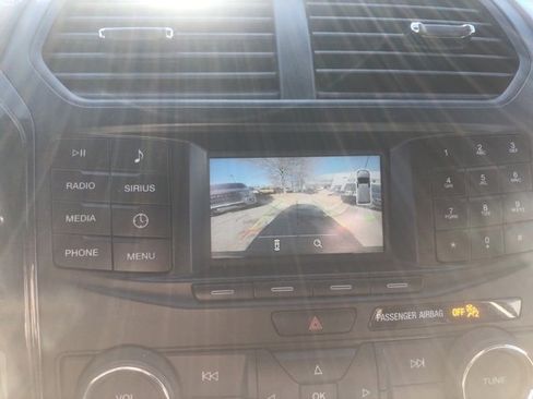 Used 2019 Ford Explorer XLT image 9