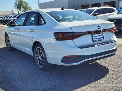 New 2025 Volkswagen Jetta SE image 4