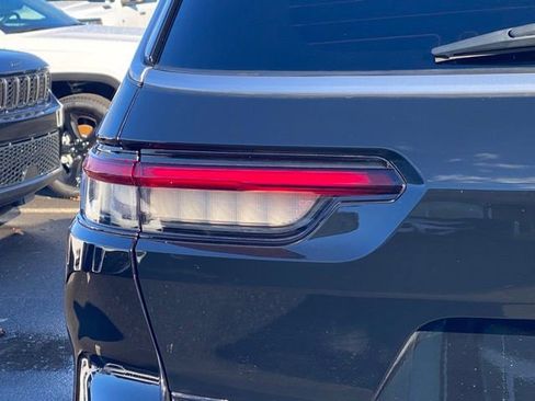 Certified 2023 Jeep Grand Cherokee L Summit image 17