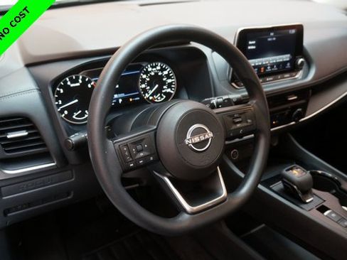 Used 2023 Nissan Rogue S image 9