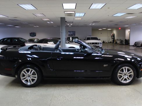 Used 2005 Ford Mustang GT image 9