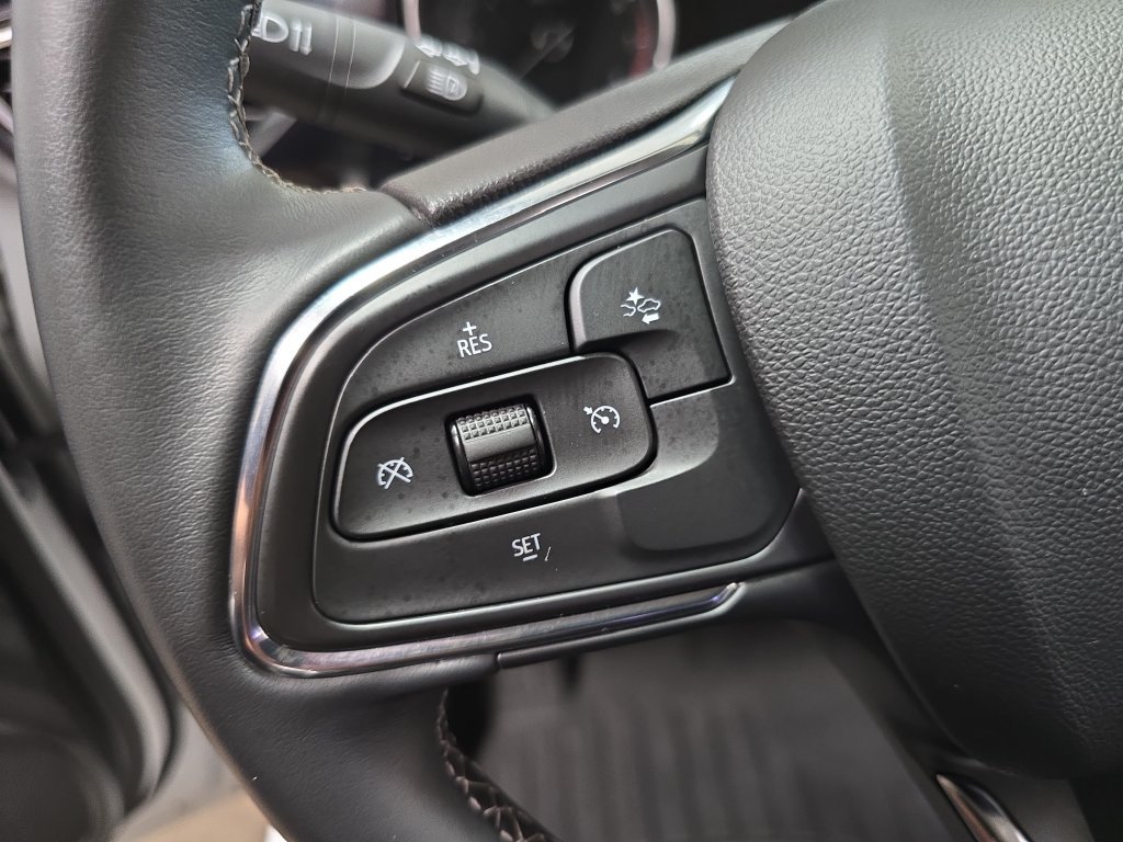 Used 2023 Buick Encore GX Preferred w/ Cold Weather Comfort Package AWD/4WD image 17