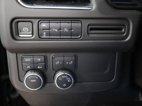 Used 2023 Chevrolet Tahoe LT AWD/4WD image 17