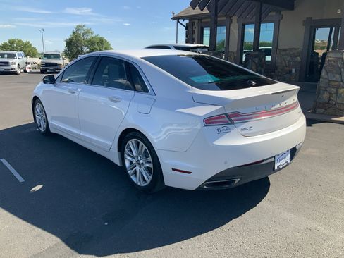 Used 2016 Lincoln MKZ FWD image 8