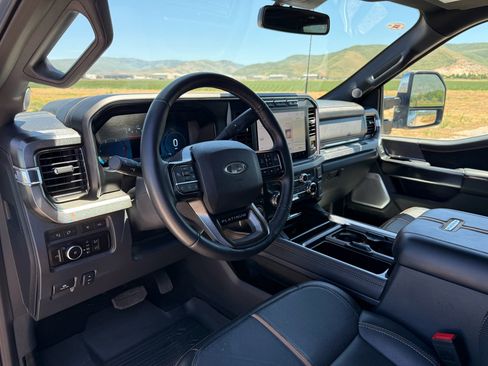 Used 2023 Ford F350 Platinum w/ Tremor Off-Road Package AWD/4WD image 19
