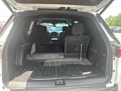 Used 2023 Chevrolet Traverse LT w/ LPO, Floor Liner Package AWD/4WD image 18