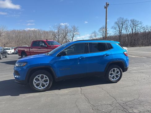 Used 2024 Jeep Compass Latitude w/ Sun and Sound Group image 4