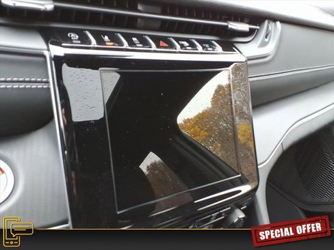 New 2025 Jeep Grand Cherokee 4WD image 15