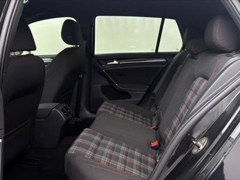 Used 2017 Volkswagen GTI SE FWD image 17