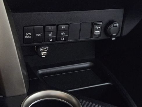 Used 2013 Toyota RAV4 Limited FWD image 15