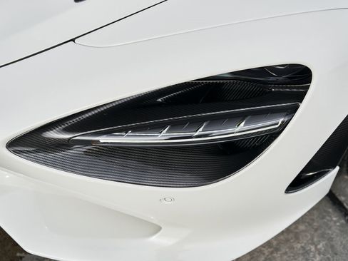 Used 2024 McLaren 750S image 11