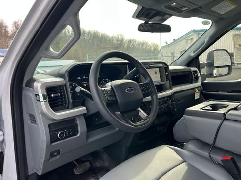 New 2025 Ford F550 4x4 Regular Cab Super Duty image 25