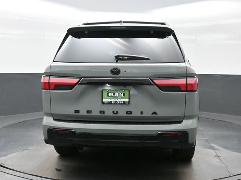 Used 2024 Toyota Sequoia Platinum image 5