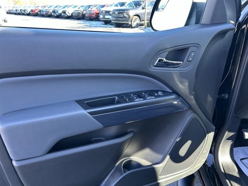 Used 2022 Chevrolet Colorado Z71 w/ Z71 Midnight Edition image 20
