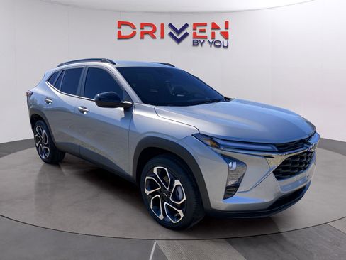 New 2026 Chevrolet Trax RS w/ Driver Confidence Package image 8