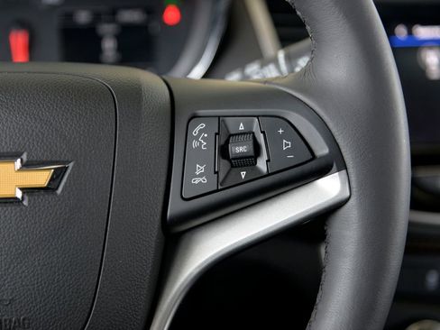 Used 2022 Chevrolet Trax LT w/ LT Convenience Package image 23