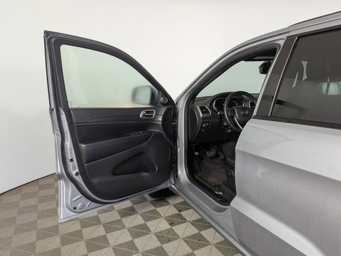 Used 2018 Jeep Grand Cherokee Altitude image 12