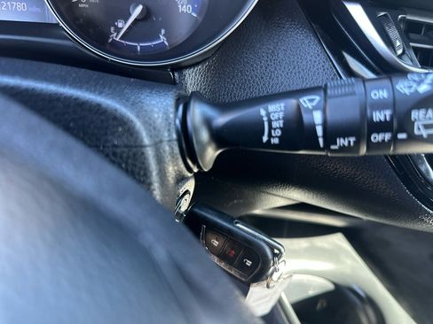 Used 2018 Toyota C-HR XLE image 18