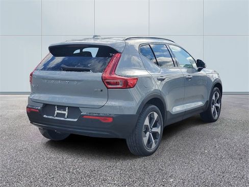 New 2026 Volvo XC40 B5 Core w/ Protection Package Premier image 4