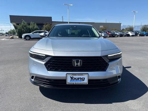 Used 2025 Honda Accord Touring image 2
