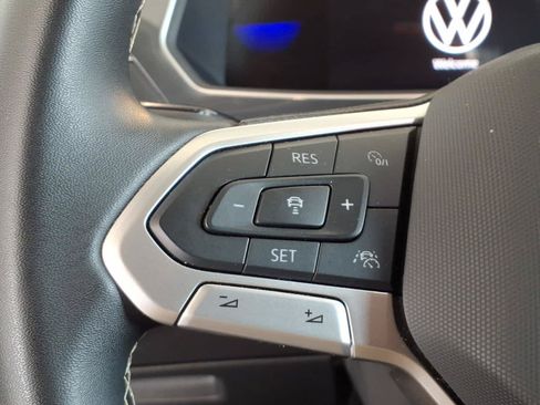 Used 2024 Volkswagen Tiguan SE AWD/4WD image 14
