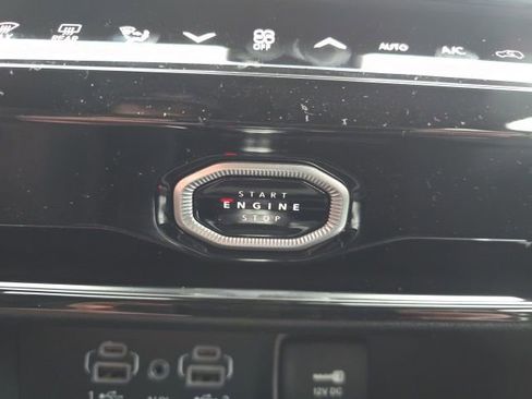 New 2026 Jeep Grand Cherokee Altitude AWD/4WD image 16