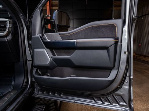 Used 2024 Ford F350 Platinum w/ FX4 Off-Road Package image 36