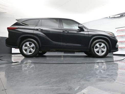 Used 2021 Toyota Highlander L image 41