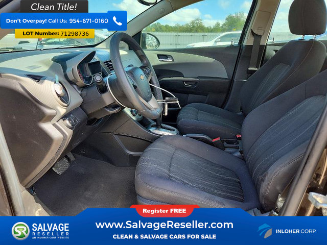Used 2014 Chevrolet Sonic LT w/ Wheels and Fog Lamp Package FWD image 9