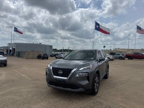 Used 2023 Nissan Rogue SV FWD image 6