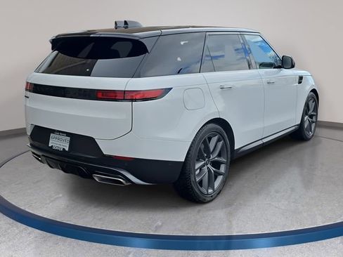 Used 2025 Land Rover Range Rover Sport SE image 6