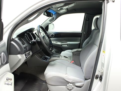 Used 2010 Toyota Tacoma PreRunner image 15