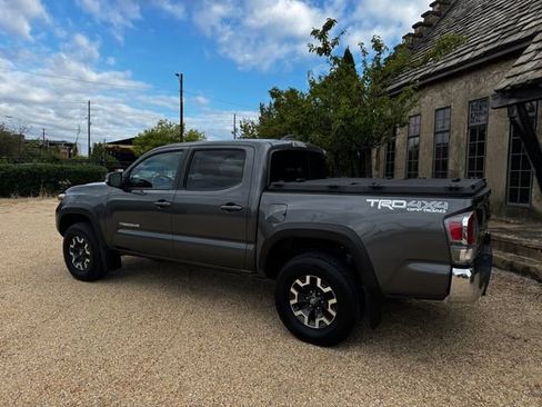 Used 2022 Toyota Tacoma 4x4 Double Cab image 10