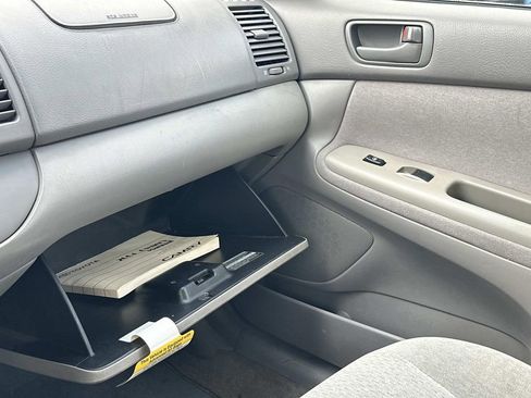 Used 2004 Toyota Camry LE image 28