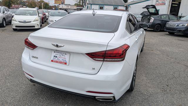 Used 2015 Hyundai Genesis 3.8 RWD image 11