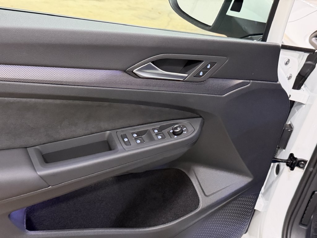 New 2026 Volkswagen GTI SE FWD image 10
