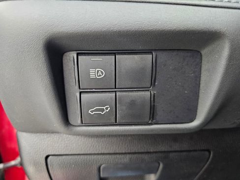 Used 2021 Toyota Highlander XLE image 34