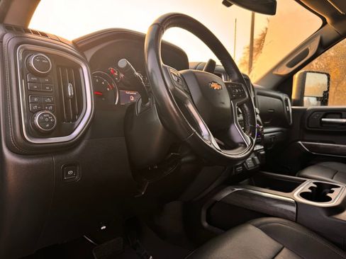 Used 2022 Chevrolet Silverado 2500 LTZ w/ LTZ Convenience Package image 39