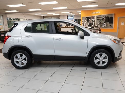 Used 2021 Chevrolet Trax LS image 12