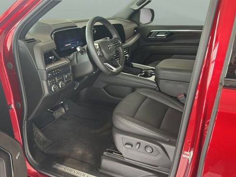 Used 2026 Chevrolet Suburban Z71 w/ Z71 Off-Road Package AWD/4WD image 7